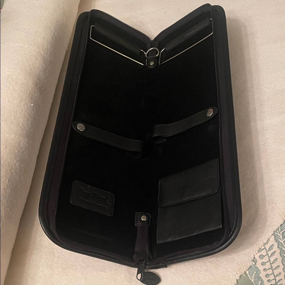 Bey-Berk Black Leather Tie Case